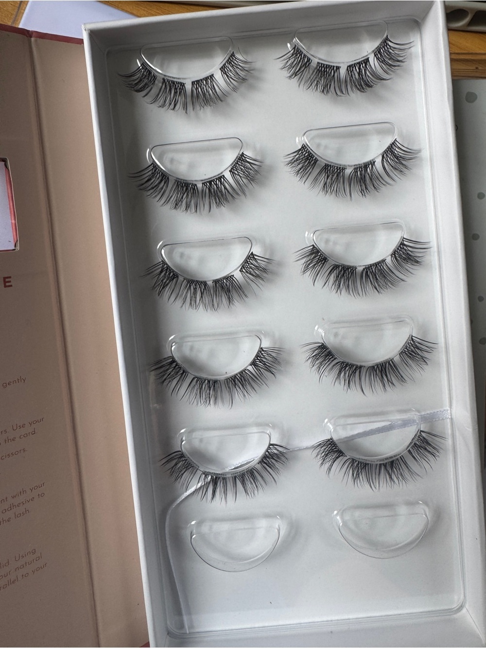 Flutterhabit Faux-Mink Eyelashes - Pink & White Packaging - Picture 3 of 3
